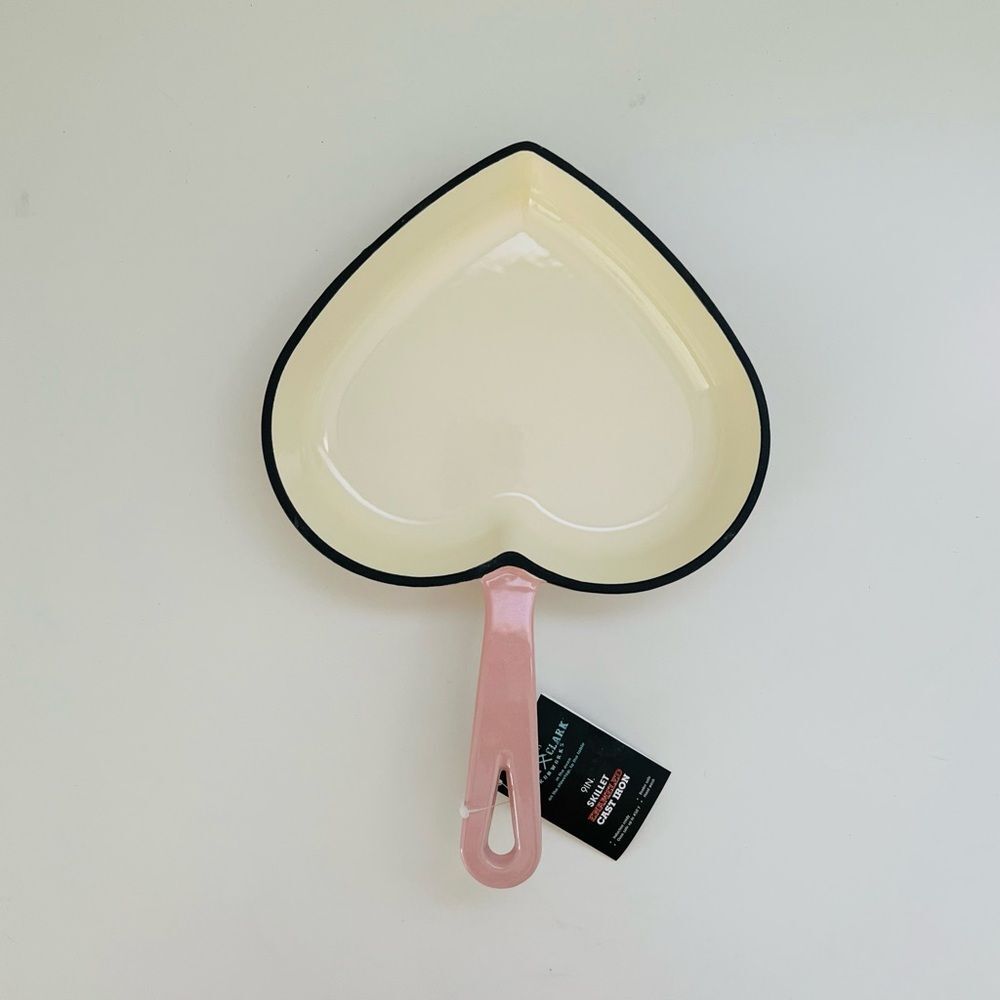 SMITH AND CLARK IRONWORKS 9" Heart Shaped Cast Iron Fry Pan